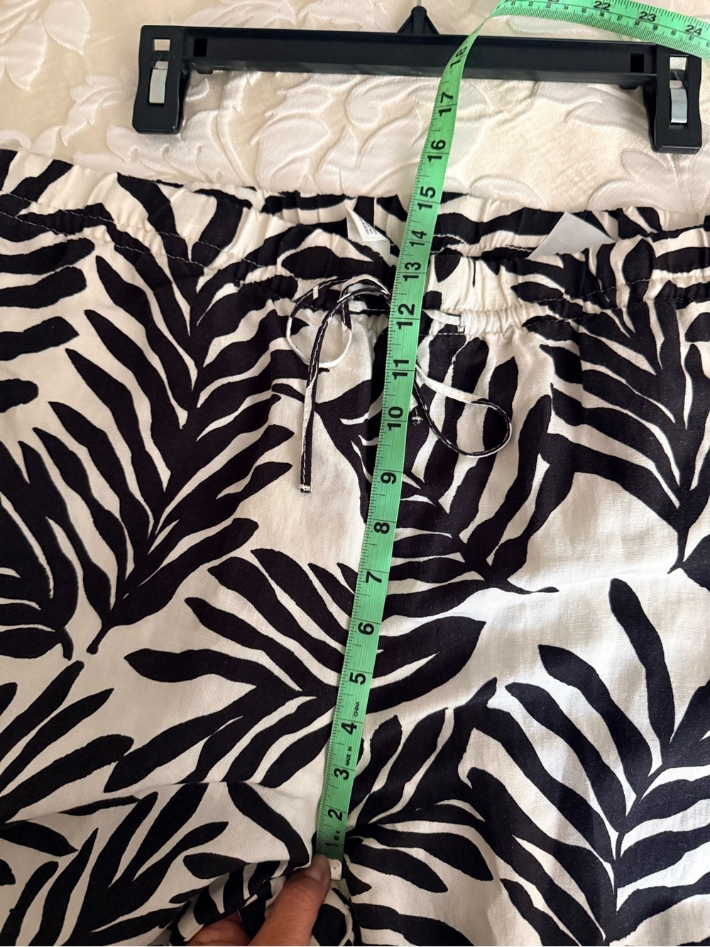 H & M Black & ivory Tropical Leaf Pants US XL - Picture 5 of 8